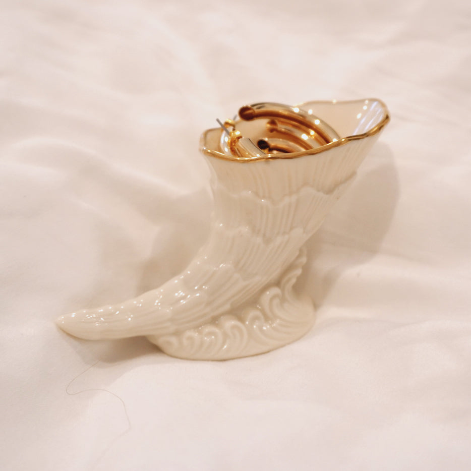 Vintage Seashell Jewelry Holder