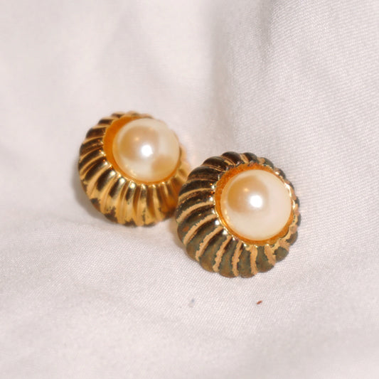 Vintage Sea Shell Pearl Earrings