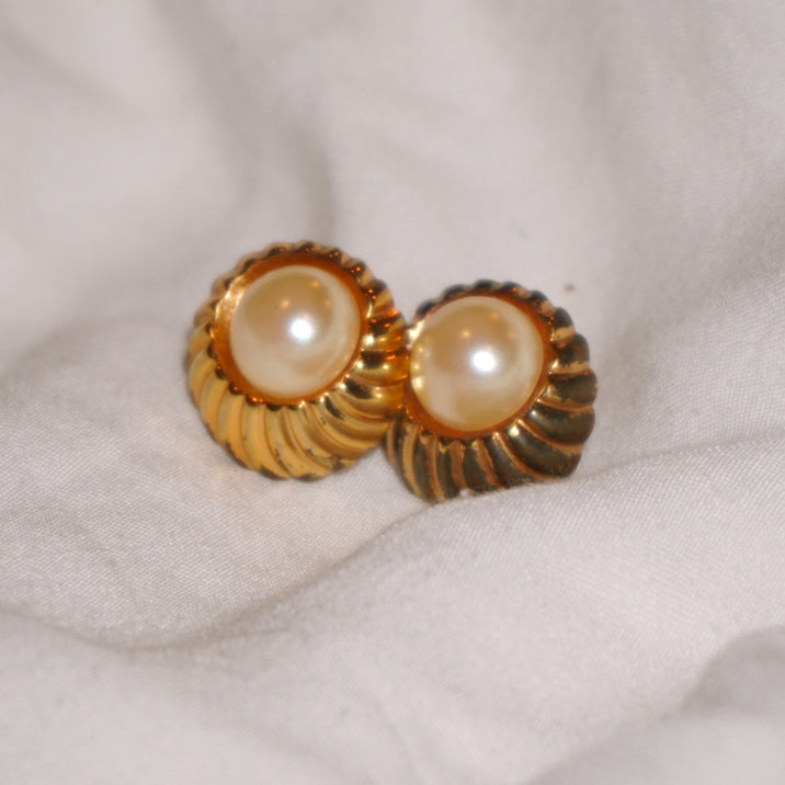 Vintage Sea Shell Pearl Earrings