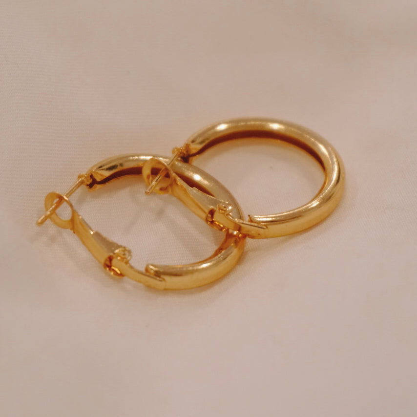 Vintage Dainty Gold Hoops