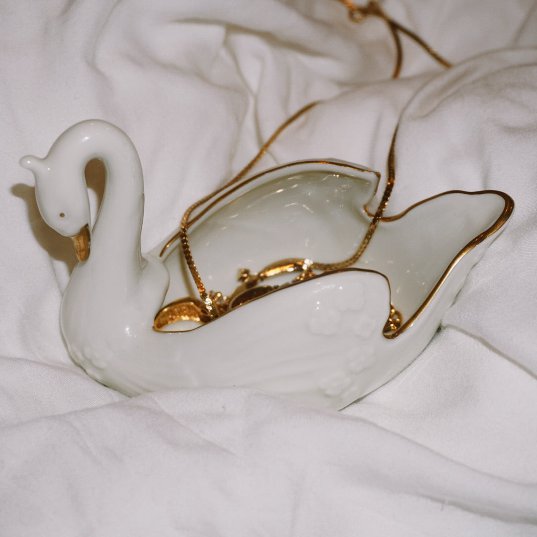 Vintage Swan Jewelry Holder